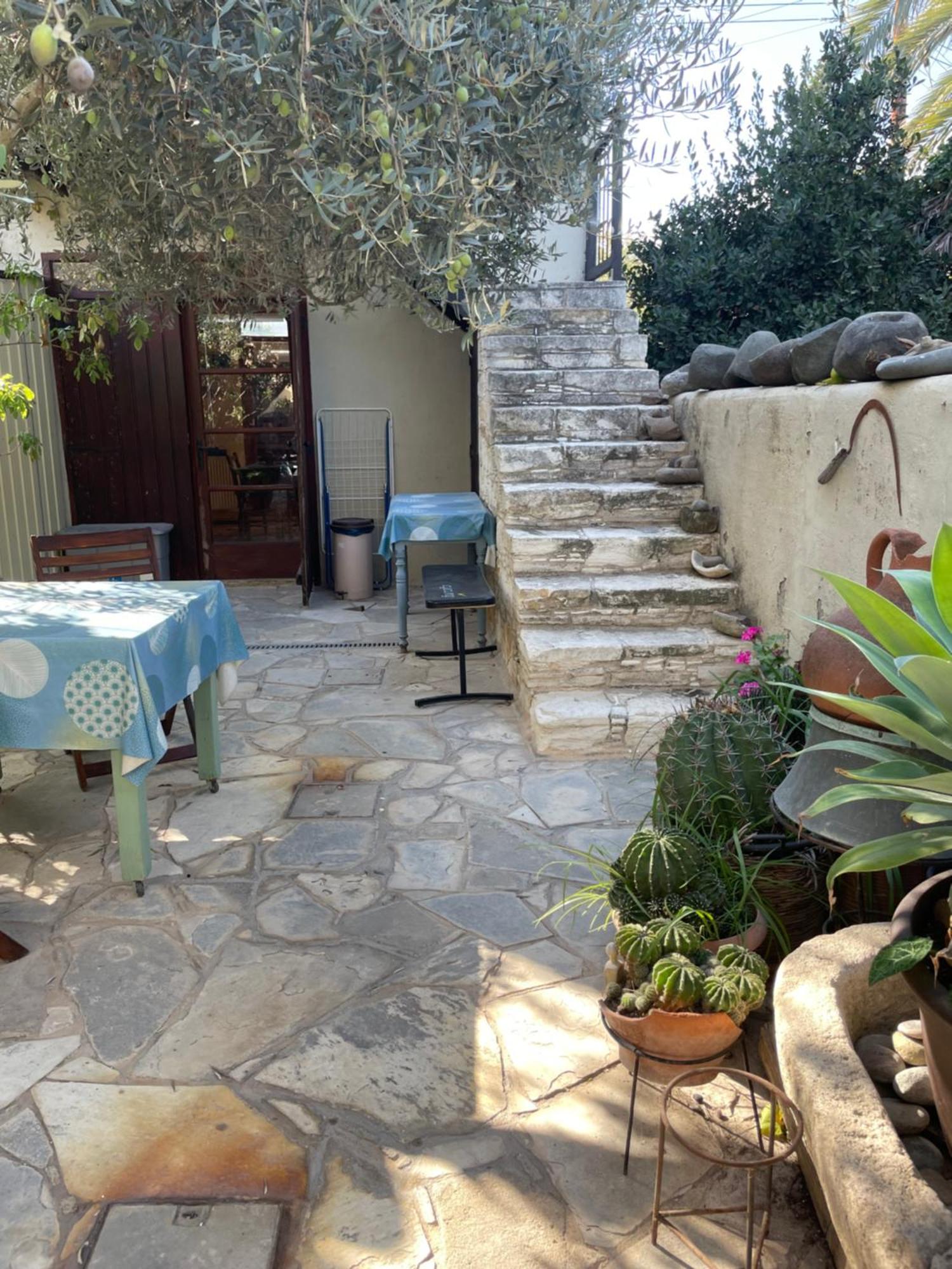Avli-The Courtyard Hotell Nicosia Exteriör bild