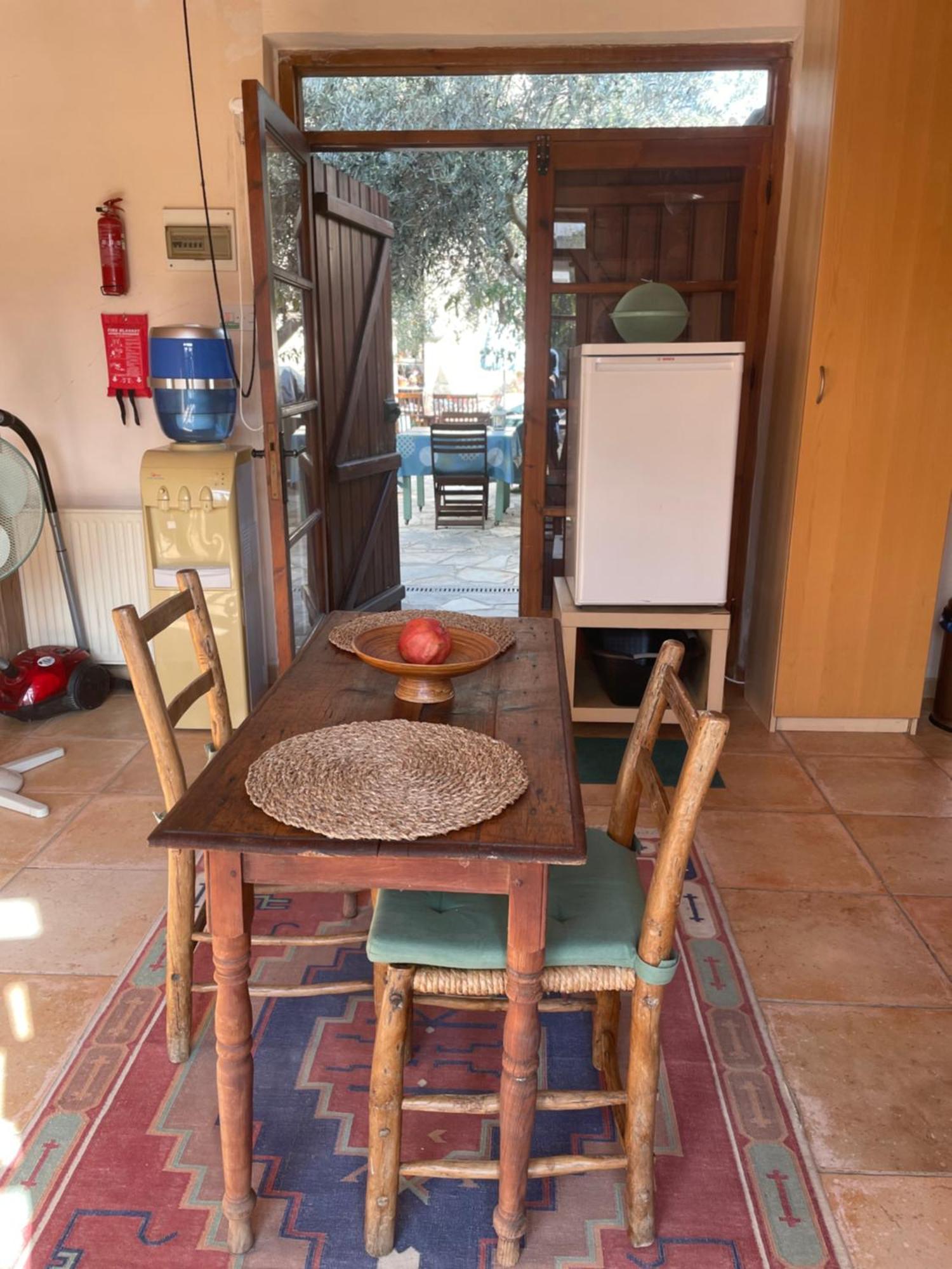 Avli-The Courtyard Hotell Nicosia Exteriör bild