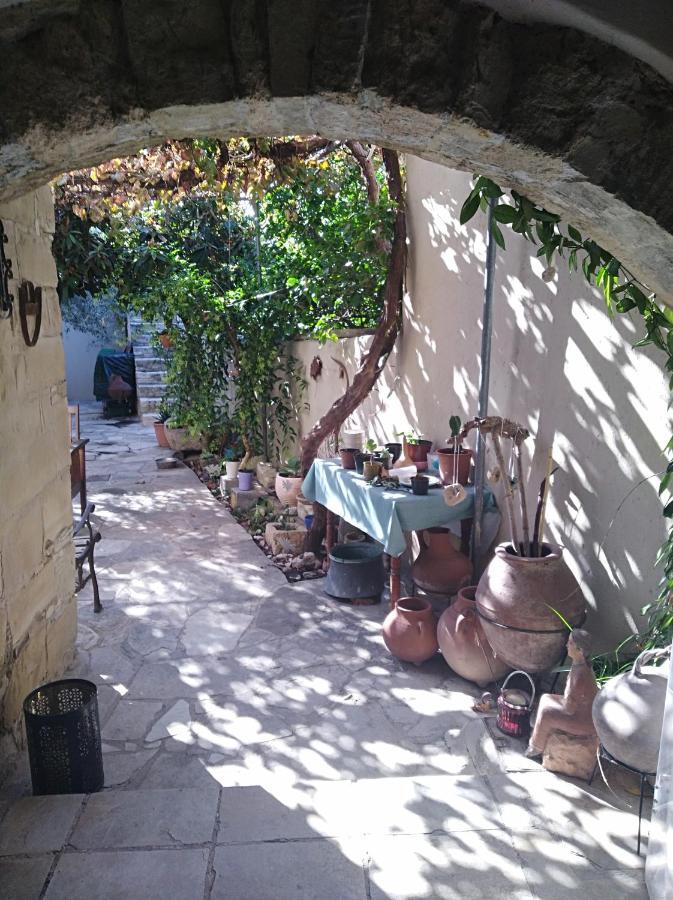 Avli-The Courtyard Hotell Nicosia Exteriör bild